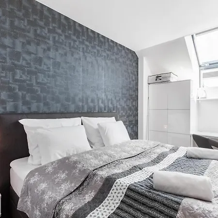 Chill 'N' Joy Boutique Suites-3